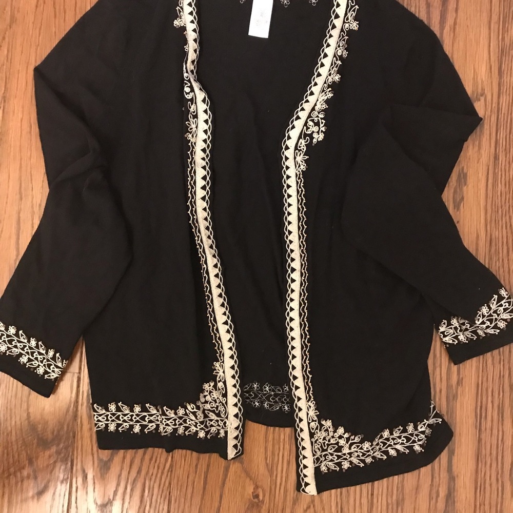 New stunning Anne Klein sweater with lace & beads. Made-Hong Kong imported yarn.